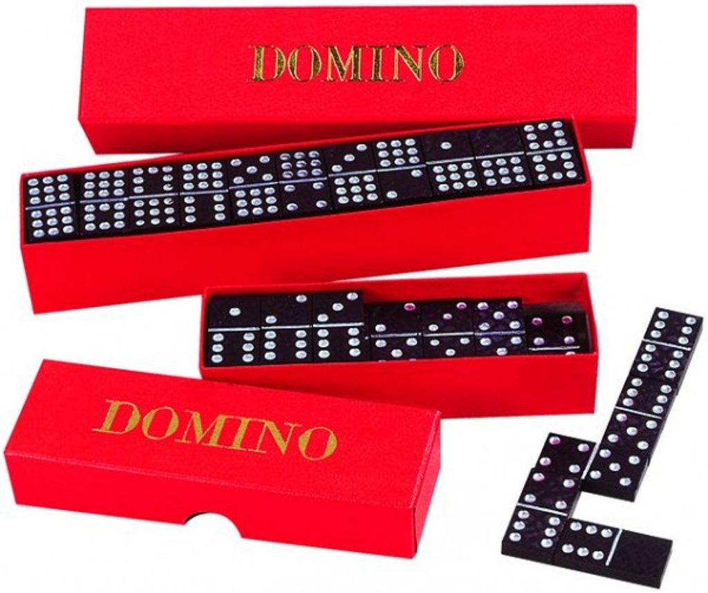 Domino společenská hra dřevo 28ks v krabičce 15,5x3,5x5cm | Peknydarek.cz