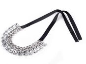 Náhrdelník s kamínky na stuze