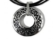 Náhrdelník ORNAMENTS na trojité šnůrce (1 ks)