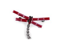 Brož s broušenými kameny vážka