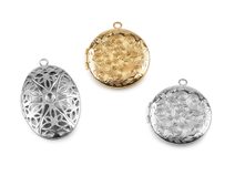 Medailonek rozevírací oválný, kulatý zdobený z nerezové oceli