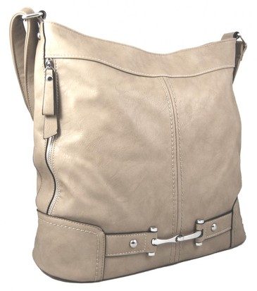 Krémová kabelka skvěle doplní i tu nejnáročnější ženu