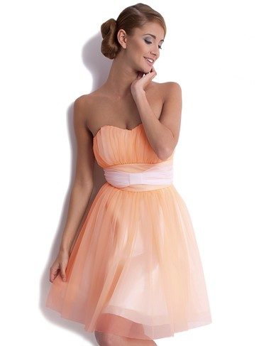 Plesová sezóna je tady! V jakých šatech letos okouzlíte?