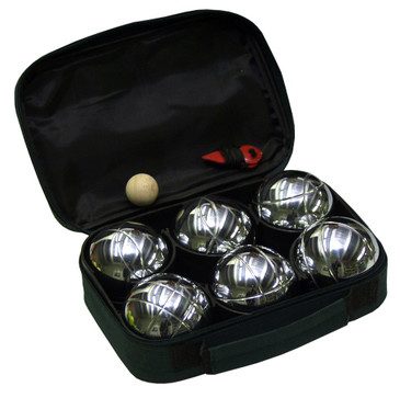 Netradiční zábava s francouzskou hrou pétanque