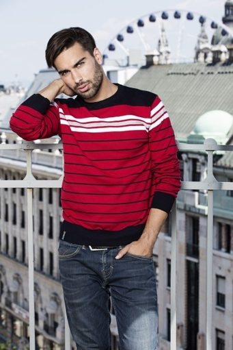 Několik pádných důvodů pro muže, proč by měli do šatníku zařadit svetr