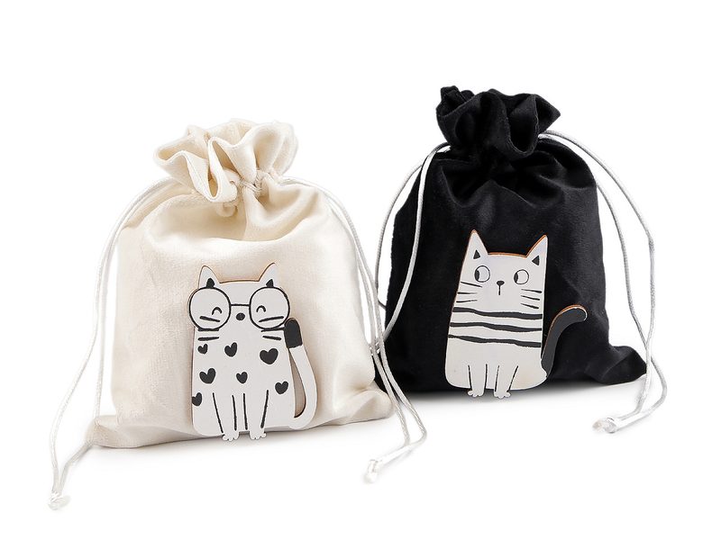 Dárkový pytlík s dřevěnou kočkou 14,5x19,5 cm sametový