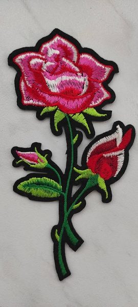 Nažehlovačka růže