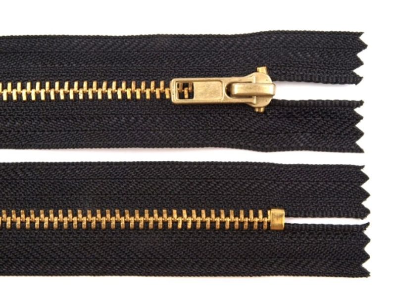Kovový / mosazný zip šíře 4 mm délka 12 cm kalhotový