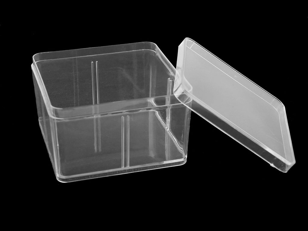 Plastová krabička / box s víkem 9,5x9,5x5,5 cm levně na Mikaton.cz