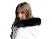 Oděvní kožešina s poutky na kapuci délka 68 cm