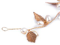 Ozdoba do vlasů s listy a korálky