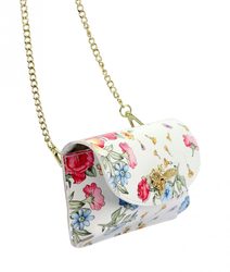 Kožená malá dámská crossbody kabelka na řetízku černá