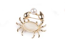 Brož včela, krab, liška, beruška