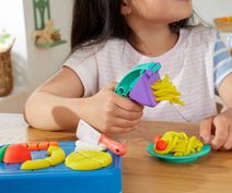 HASBRO PLAY-DOH Malý kuchař kreativní set modelína s nástroji