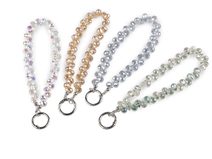 Přívěsek na mobil ze skleněných korálků