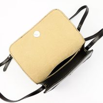 Kožená malá dámská podélná crossbody kabelka hnědá