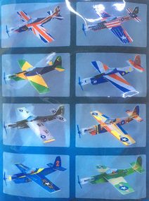 Letadlo bojové s vrtulí 19cm házecí polystyrenové k sestavení 8 druhů v sáčku