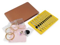 Sada kovových háčků na tuniské háčkování v pouzdře