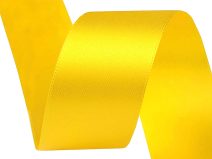 Atlasová stuha oboulící šíře 40 mm svazky v návinu 5 m