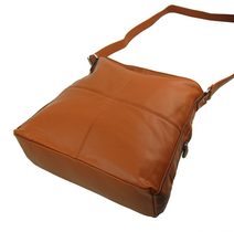 Černá elegantní dámská crossbody kabelka 4151-MM