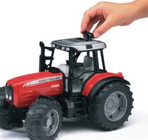 BRUDER 02045 (2045) Traktor MASSEY FERGUSON + sklapěcí vůz - červený