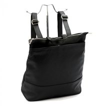Kožená malá dámská crossbody kabelka na řetízku černá