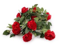 Umělá květinová girlanda popínavá růže