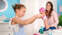 Baby želvička do vody 11cm na baterie s vodotryskem plast pro miminko