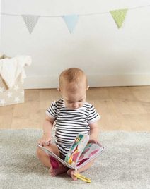 Baby závěsná knížka se zvířátky Tiny Princess Tales pro miminko