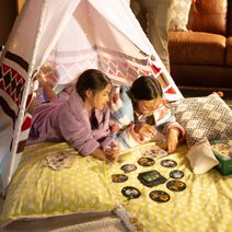 Klíčenka Wednesday hlava přívěsek na klíče s kovovým kroužkem