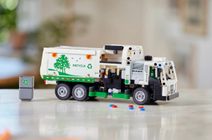 LEGO TECHNIC Popelářský vůz Mack LR Electric 42167