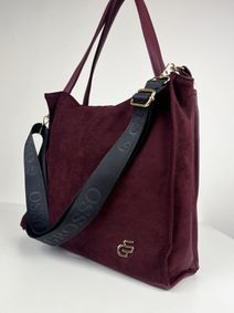 Kožená měkká tmavě červená dámská kabelka do ruky v kroko designu