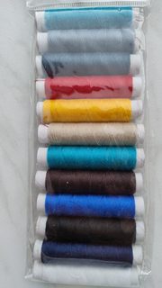 Nitě polyesterové PES 40/2 45m 12 kusů