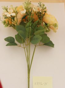 Kytice pivoňky+ čemeřice X8172-35