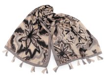 Šátek / šála / pléd s květy a střapci 80x180 cm