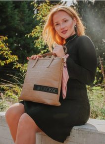 Menší dámská kabelka crossbody / do ruky černá