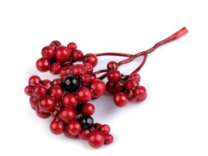 Bobule, šípky a namrzlá jablíčka: Tajemství profesionálních aranžérů, které promění obyčejný věnec v luxusní dekoraci