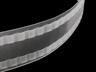 Záclonovka šíře 80 mm s poutky na kovové háčky METRÁŽ