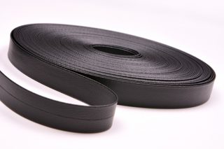 Šikmý proužek koženka šíře 15mm černý návin 10m