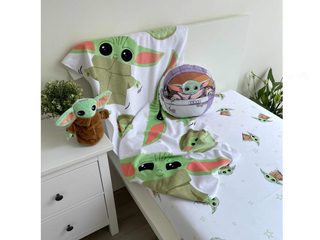 Plážová osuška Star Wars Baby Yoda 70x140 cm