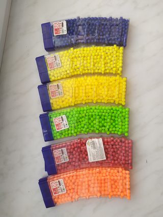 Kuličky do pistole 800ks 6mm plast v plastové krabičce 7x17cm