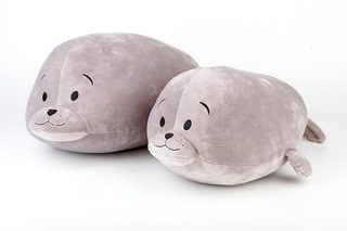 Polštářek Tuleň šedý 35 cm