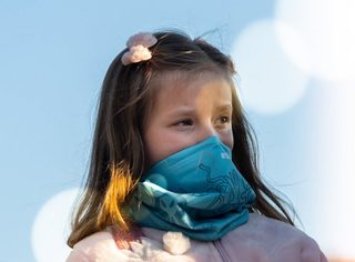 ZLEVNĚNO - Dětský antivirový nanošátek v limitované edici SE HO NEBOJÍM :-) tyrkysový
