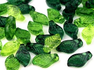 Plastové korálky lístečky mix 5x10 mm 20 g