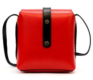 Kožená moderní malá dámská crossbody kabelka černá / červená