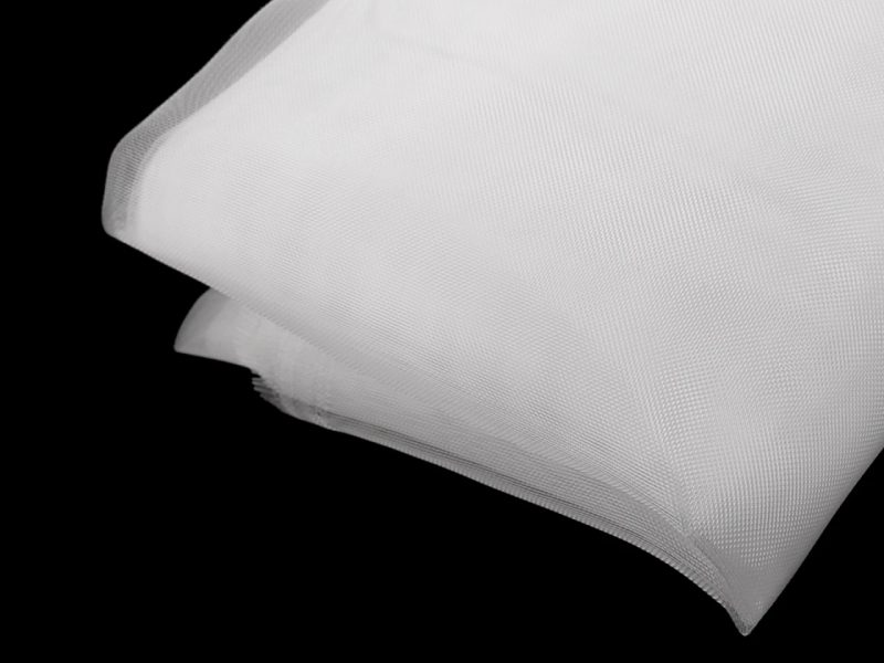 Modistická krinolína na vyztužení šatů metráž