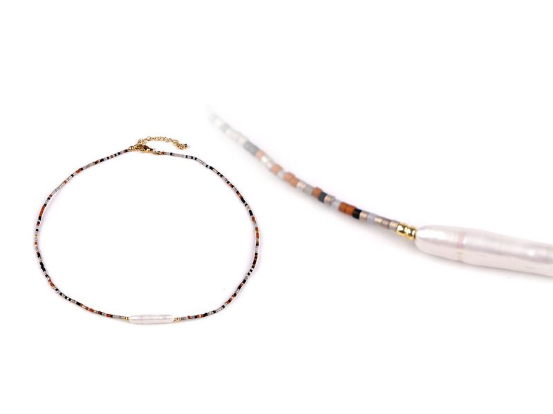 Náhrdelník z japonského rokajlu s říční perlou