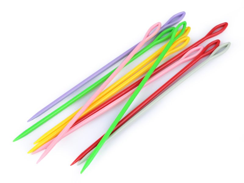 Plastové jehly délka 15 cm tupé 10ks