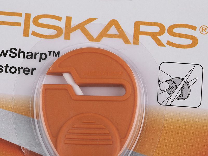 Ostřič nůžek Fiskars