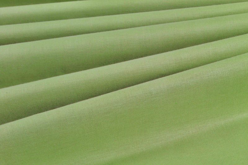 Bavlněná látka středně zelená Adel šíře 160 cm METRÁŽ